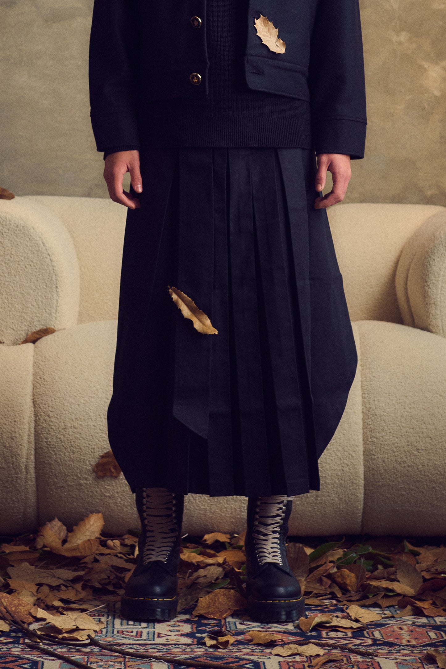 Premium Gaberdine Pleated Skirt / Black