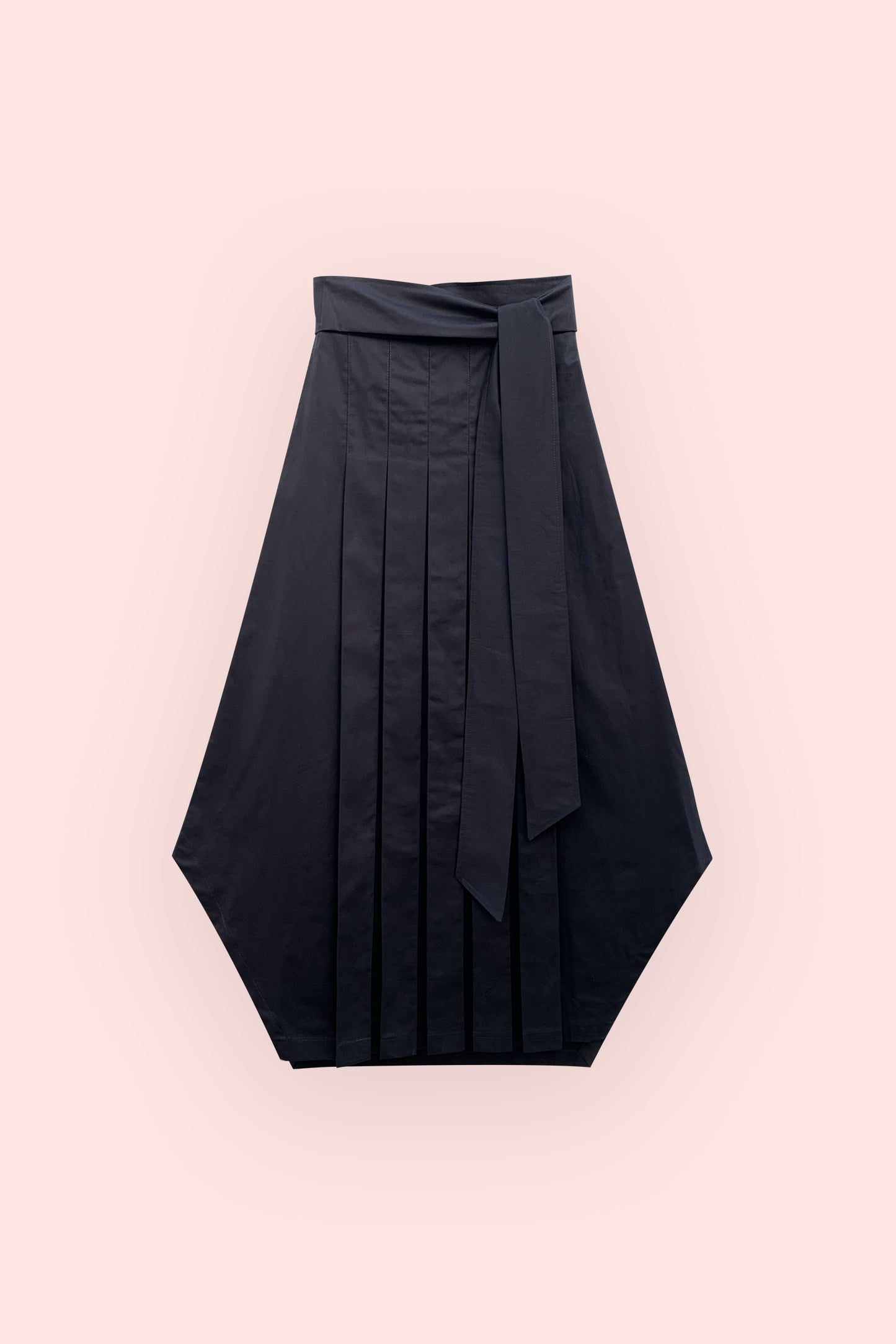 Lobo con piel de Oveja | Black Gaberdine Pleated Skirt
